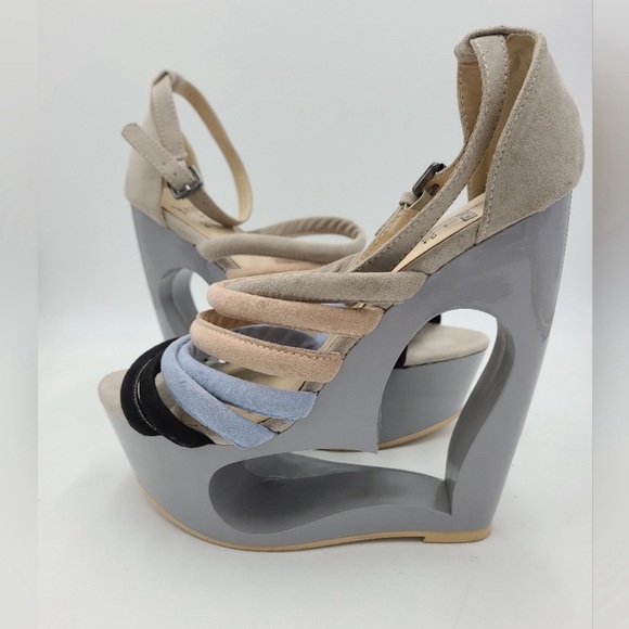 Beau & Ashe 'Heart Wedge'  6" Heel Women's 8 (grey,tan,black,blue) - Picture 2 of 6